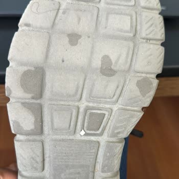 Skechers Tabanda Yok Olması Ve Kayganlaşması