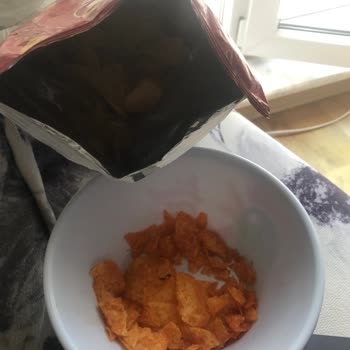 Lays Cipsin İçinden Böcek Bacağı Çıktı!