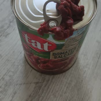 Tat Gıda Patlayan Bozuk Salçalar