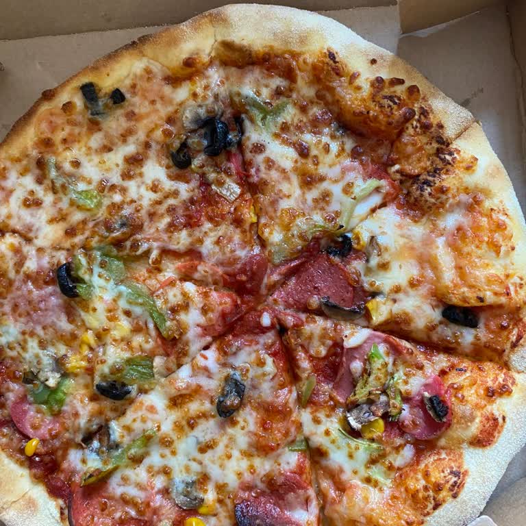 Domino's Pizza'nın Malzemesiz Bol Malzemosu
