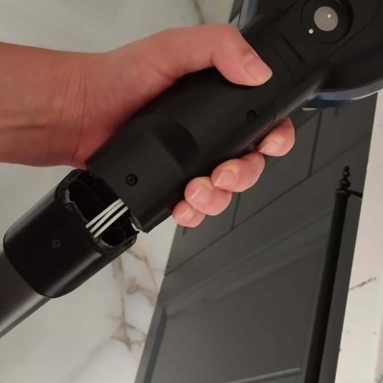 PHILIPS Ev Aletleri Philips Şarjlı Süpürge Plastik Aksam Sorunu