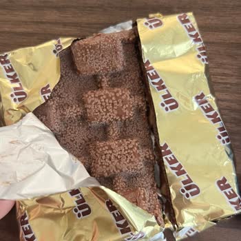 Ülker Fındıklı Kare Çikolata