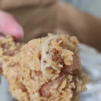 Popeyes Kanatları Tüğ İle Gönderiyor (Uçma Garantili)