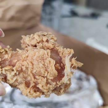 Popeyes Kanatları Tüğ İle Gönderiyor (Uçma Garantili)