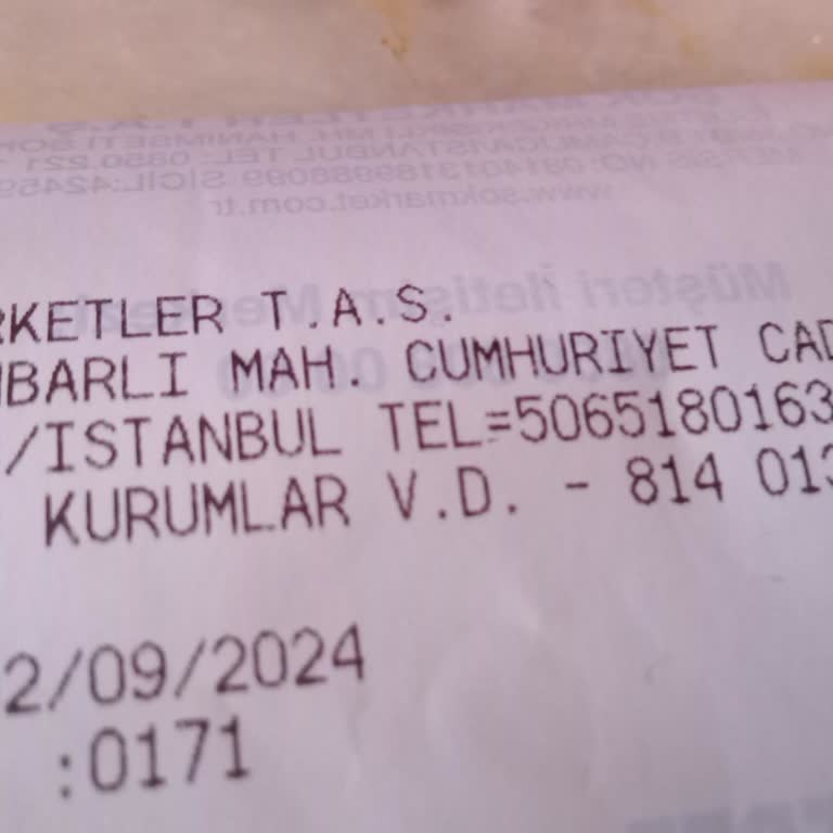 Şok Market Saygısız Lakayıt Çalışanı