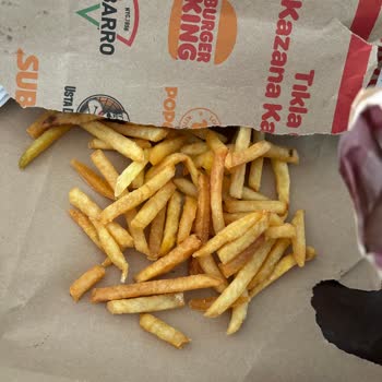 Burger King Silivri Şubesinde Bayat Ve Yanmış Ürünler