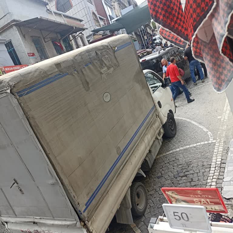 İstanbul Büyükşehir Belediyesi Sabah 10.00 Akşam 18.00 Arası Trafiğe Kapalı Olan Yer...