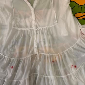 Domestos Kırmızı Leke Yaptı!