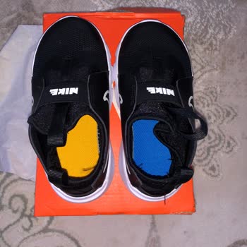 FLO Ayakkabı Farklı Renkte İçi Olan Ve Tabanı Olmayan Ürün Gönderdi