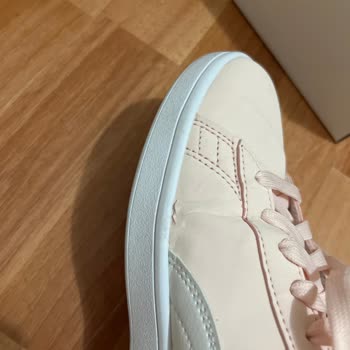 Puma Ayakkabı Sadece 2 Kere Giyildi Ve Kendi Kendine Yırtıldı