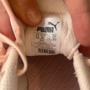Puma Ayakkabı Sadece 2 Kere Giyildi Ve Kendi Kendine Yırtıldı