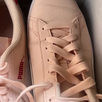 Puma Ayakkabı Sadece 2 Kere Giyildi Ve Kendi Kendine Yırtıldı
