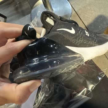 Nike Sattığı Ürünün Arkasında Durmuyor