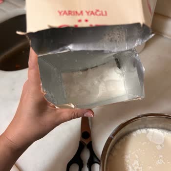 Bozuk Ürün Şikayeti - Birşah Markalı Yarım Yağlı Süt