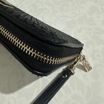 Guess Cüzdanda Soyulmalar Oldu