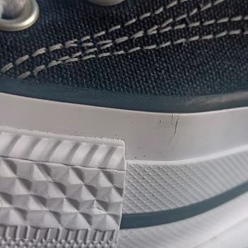 SuperStep Çatlamaya Başlayan 2 Aylık Converse