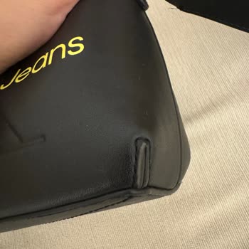 Calvin Klein Çanta Köşelerinde Meydana Gelen Zedelenme