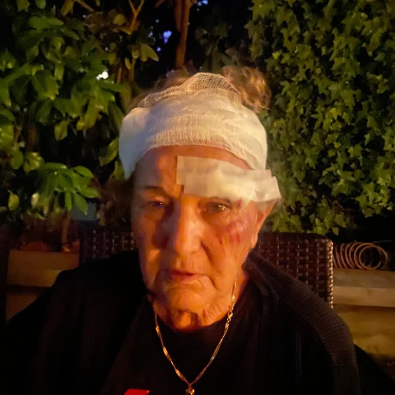 YHT (Yüksek Hızlı Tren) Çalışanları Yüzünden Anneannemin Kafası Yarıldı