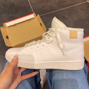 Nike Eski Ayakkabı Sattılar