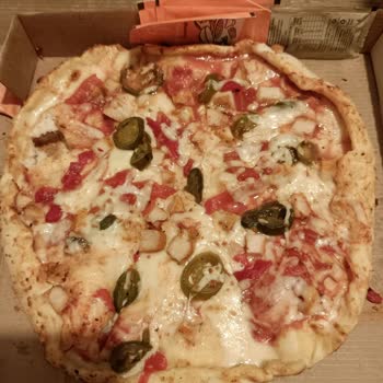 Little Caesars Çiğ Gelen Pizza Siparişi Ve Sağlık Sorunları