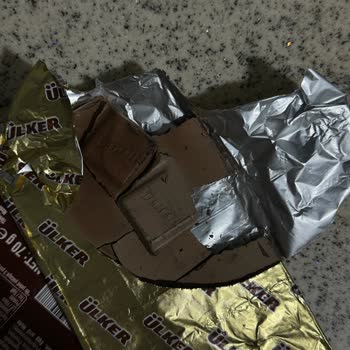 Ülker Tarihi Geçmemiş Bitter Çikolata Bayatlamış