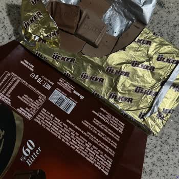 Ülker Tarihi Geçmemiş Bitter Çikolata Bayatlamış