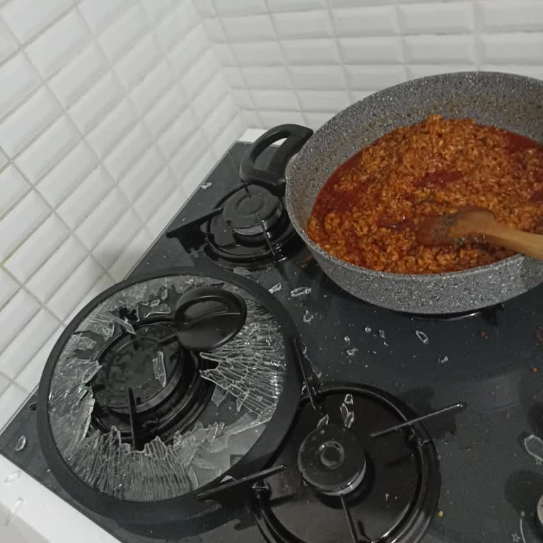 Schafer Diyarbakır Ceylan AVM'den Aldığımız Yemek Takımında Sorun