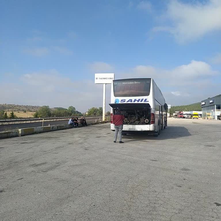 Sahil Seyahat Bakımsız Eski Otobüs