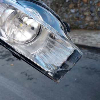 Hella.com Hella Sis Farı 2. Günde Yağmurda Su Doldu Ve Bugu Yaptı