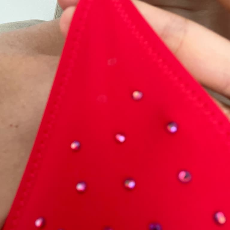 Suwen Taşları Düşen Bikini Sorun