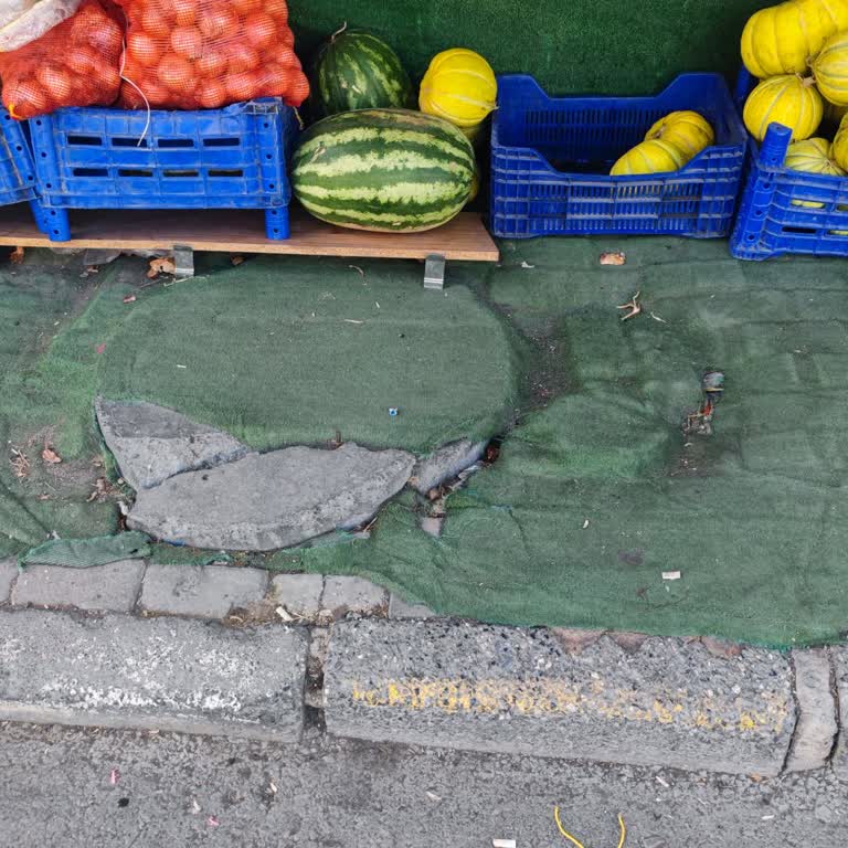 Avcılar Belediyesi Rögar Kapağı Ve Kaldırım Çökmesi