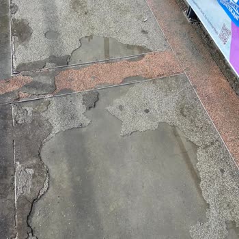 İbb Florya Metrobüs Üst Geçidi Zeminin Aylardır Yapılmaması