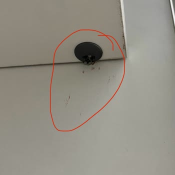 Batılı Mobilya Servis Ekibinin Montaj Esnasında Ürüne Hasar Vermesi