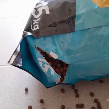 MNG Kargo Kedi Maması Siparişim Patlak Geldi