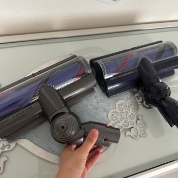 Dyson Farklı Renk Başlık Gönderdi