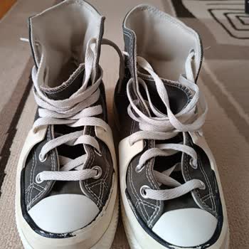 Converse Fabrika Hatası Ayakkabı Hakkında