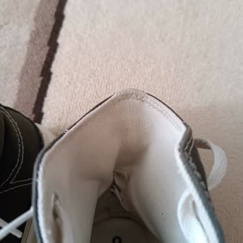 Converse Fabrika Hatası Ayakkabı Hakkında