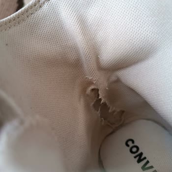 Converse Fabrika Hatası Ayakkabı Hakkında
