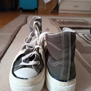 Converse Fabrika Hatası Ayakkabı Hakkında