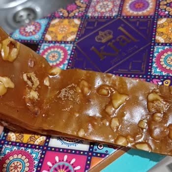 Kral Pestil Yeşilpınar Kurtlu Pestil Satmış Vitrinde Güve Vardı