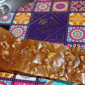 Kral Pestil Yeşilpınar Kurtlu Pestil Satmış Vitrinde Güve Vardı