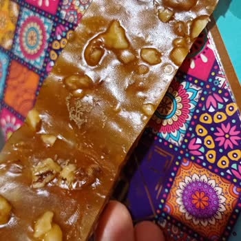 Kral Pestil Yeşilpınar Kurtlu Pestil Satmış Vitrinde Güve Vardı