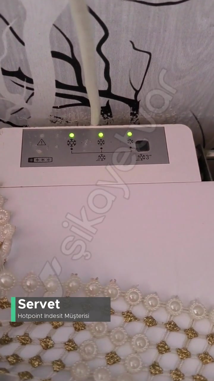 Hotpoint Indesit Derin Dondurucu Üç Sarı Işığın Yansıması! videonun kapak resmi