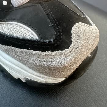 Skechers Ayakkabı İki Ayda Yırtıldı