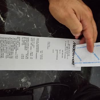 Media Markt'ta Ekran Koruma Sorunu: Sürekli Elden Kaçıyor!