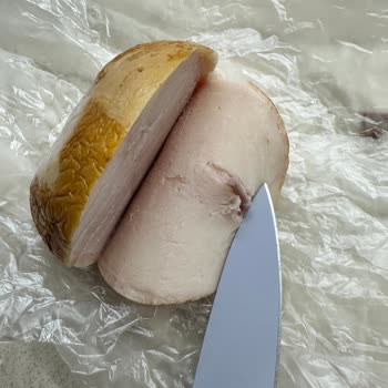 Yayla-Türk Tavuk Göğüs Füme Kemik Çıktı.