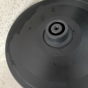 Schafer Çaycı Makinesi Altından Su Akıtıyor