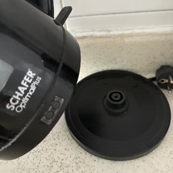 Schafer Çaycı Makinesi Altından Su Akıtıyor