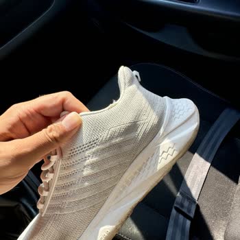 LCW Spor Ayakkabı Hemen Yırtıldı