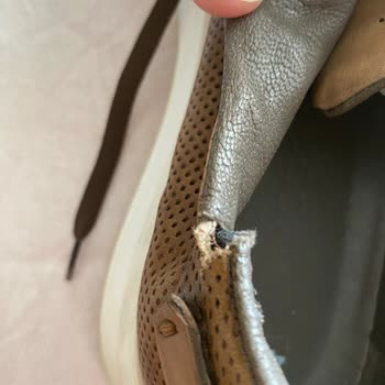 Bir Aylık Ayakkabı Yırtıldı Derimod İlgilenmiyor